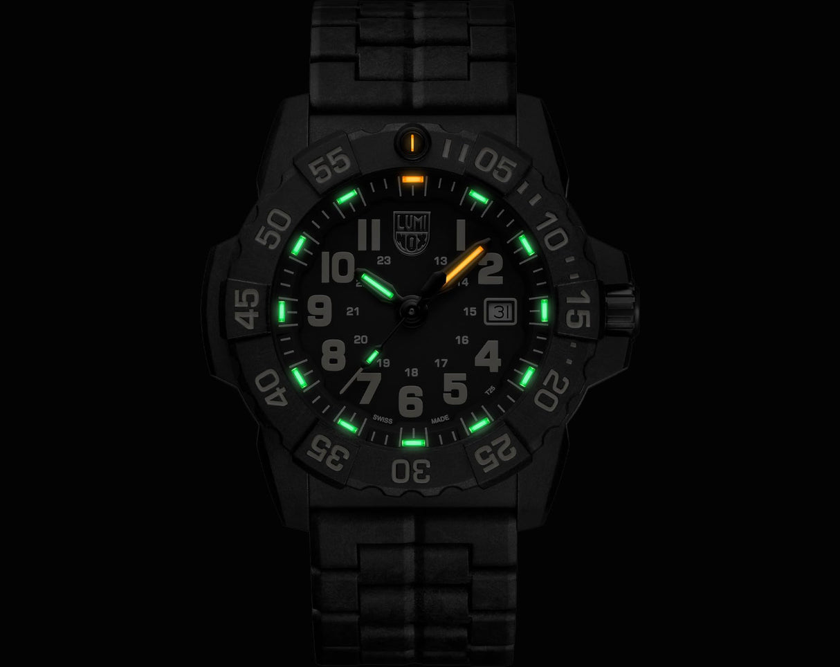 Luminox Reloj Analógico para Hombres de Cuarzo Suizo con Correa en Plástico XS.4231.Set
