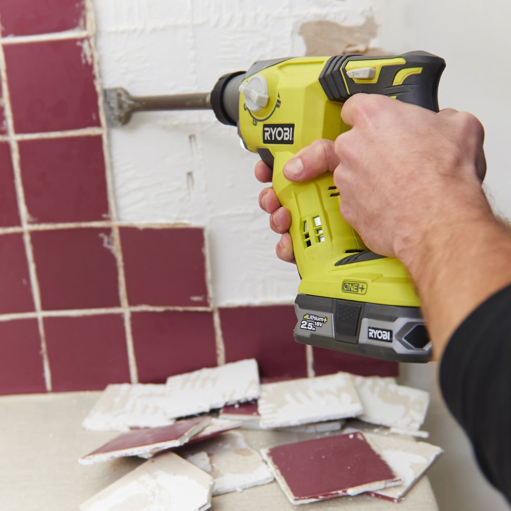 RYOBI 18V ONE+ Trio – Taladro Percutor, Atornillador Impacto y Amoladora Angular – Incluye 3 Herramientas, 2 Baterías y Cargador