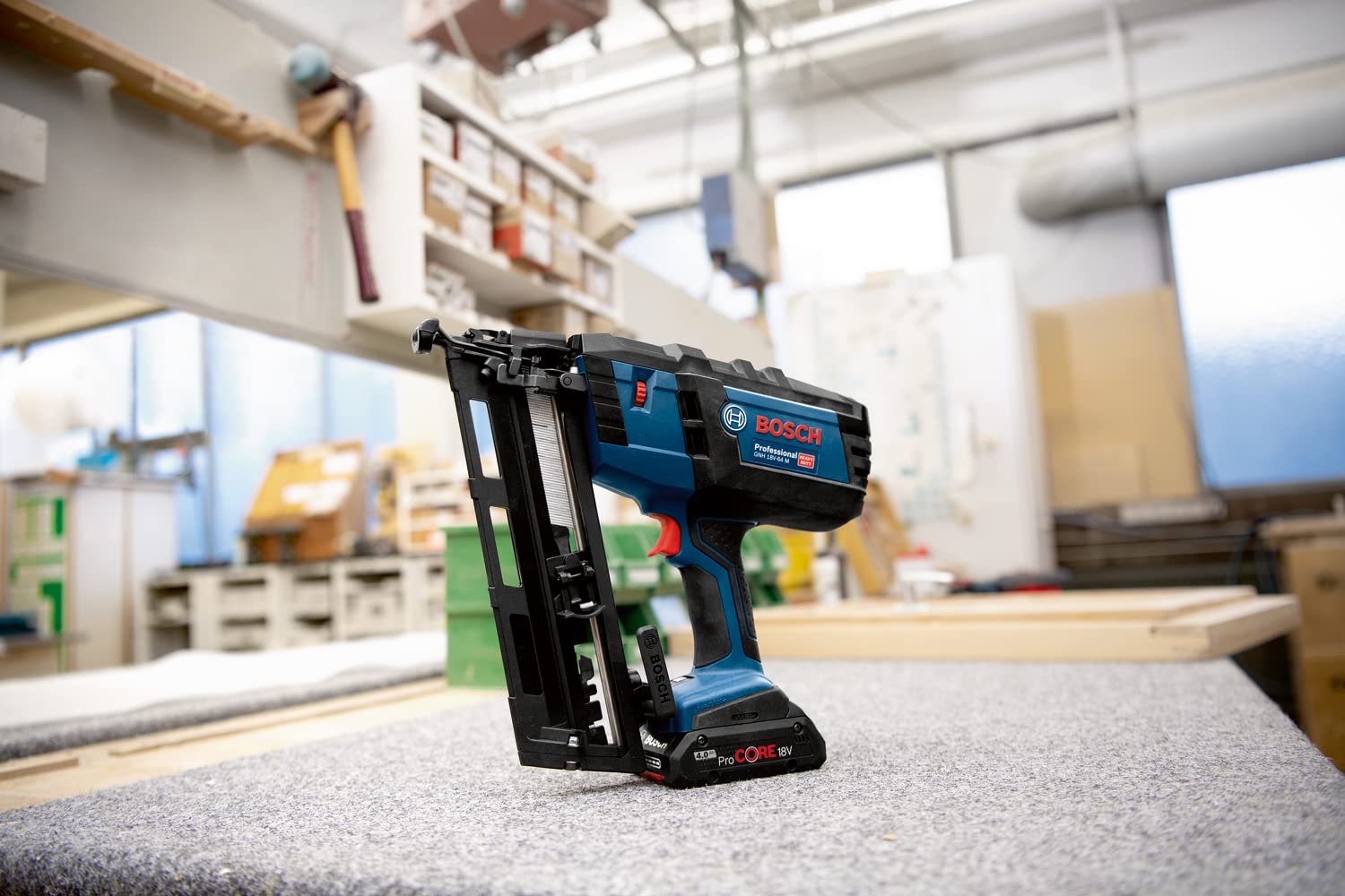 Bosch Professional 18V System GNH 18V-64 M - Clavadora a batería para madera (Ø máx. 1,6 mm, clavos 32/64 mm, modo contínuo, 2 baterías ProCORE x 4.0Ah, en L-BOXX)