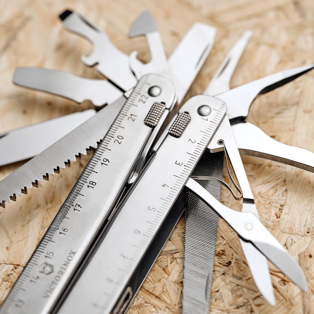 Victorinox Swisstool X Plus, Navaja multiusos suiza en funda de cuero