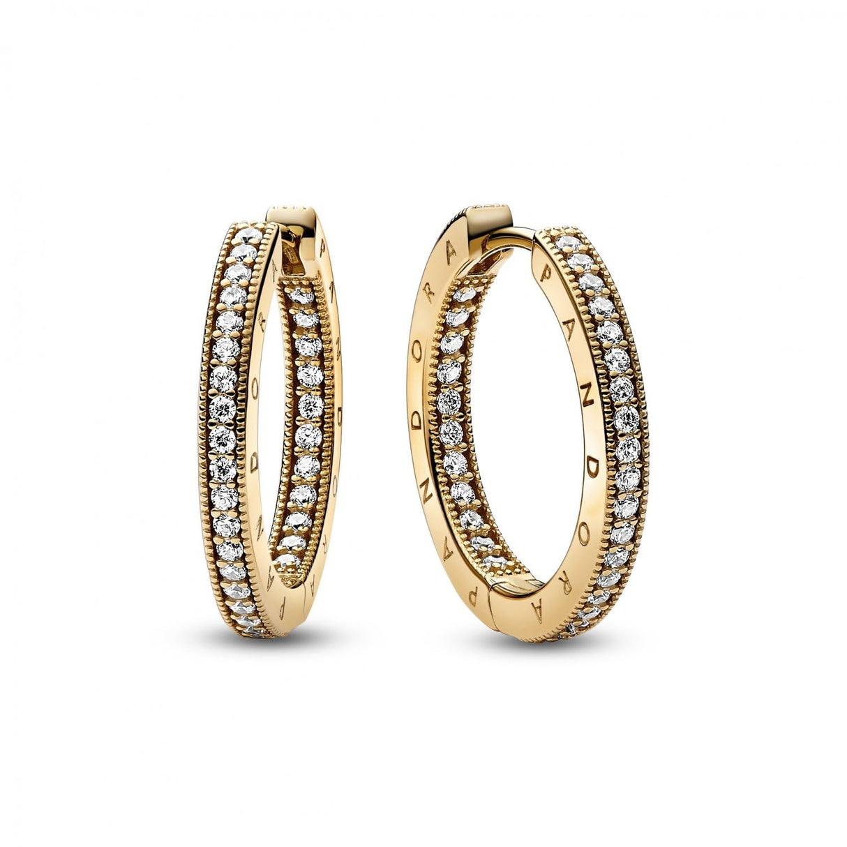 PANDORA Signature Pendientes de aro con logotipo chapados en oro de 14 quilates con circonitas cúbicas transparentes