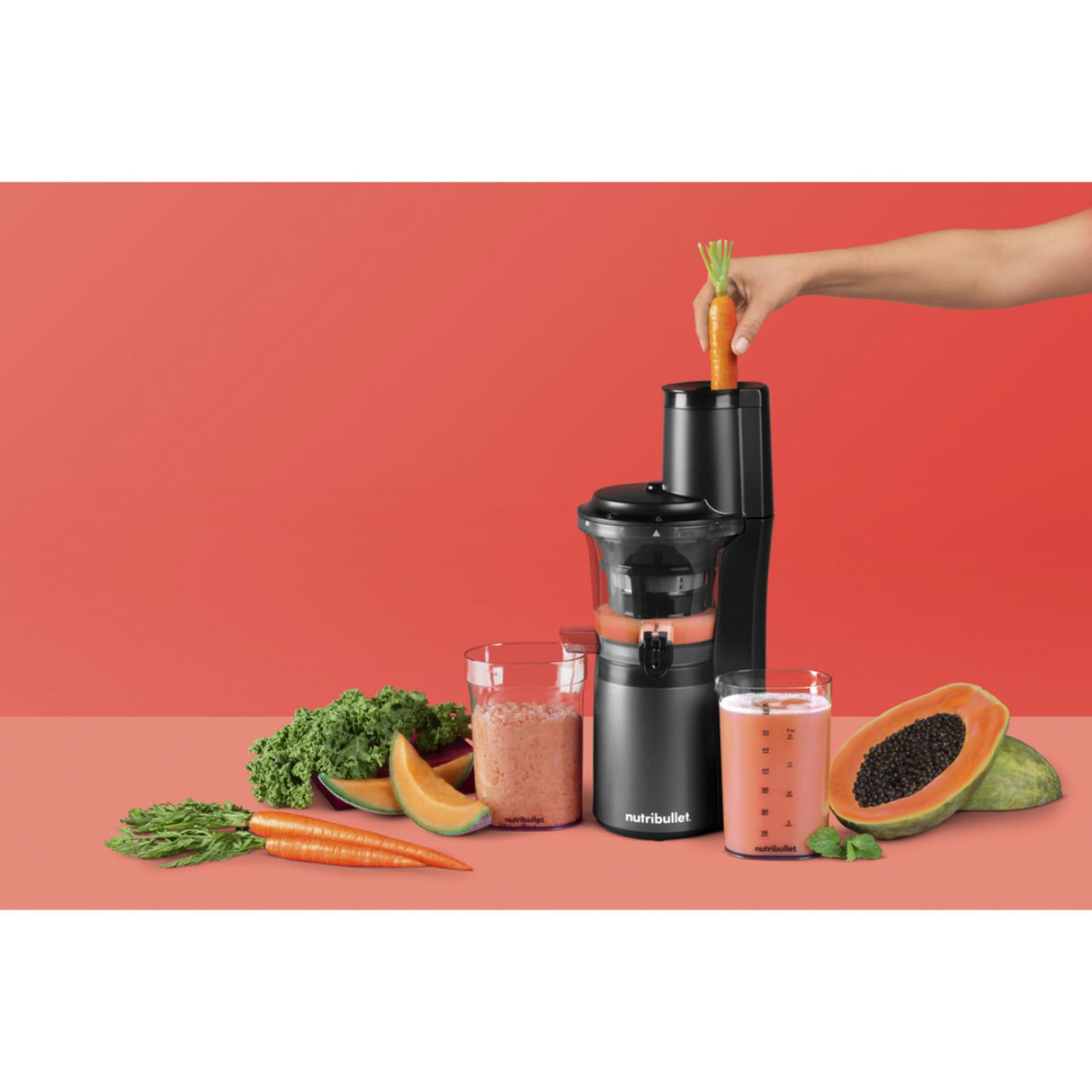 nutribullet Slow Juicer, nutribullet Exprimidor, exprimidor cold press, extractor de zumos de frutas y verduras, capacidad de 700ml, negro, NBJ500