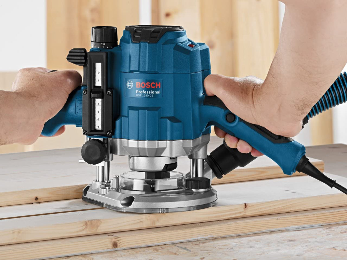 Bosch Professional GOF 1250 CE - Fresadora de superficie (1250 W, 10000 – 24000 rpm, 6/8 mm, vel. constante, ajuste preciso 0,1 mm, en caja)