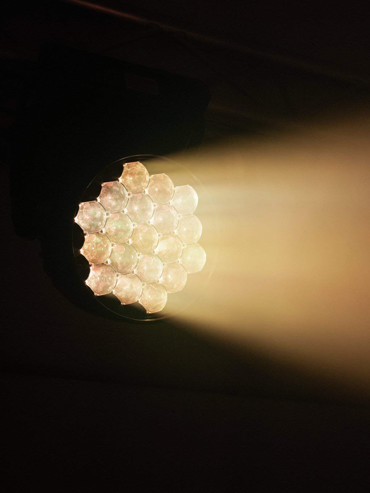 FUTURELIGHT OCCHIO-19 HCL Zoom LED a Cabeza móvil Wash