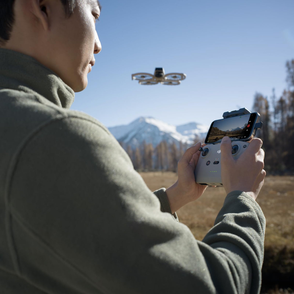 DJI Flip, dron con cámara 4K UHD para Adultos, < 249 g, estabilización en 3 Ejes, transmisión de vídeo a 13 km, despegue Desde la Palma, Retorno automático, Tiempo máx. de Vuelo de 31 min