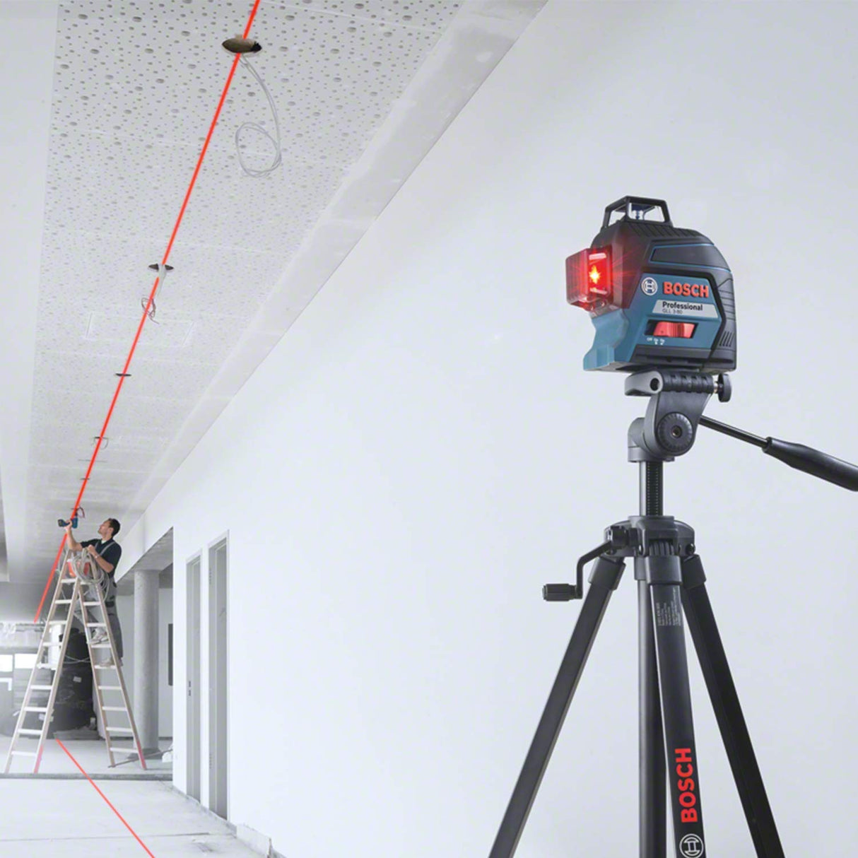 Bosch Professional Nivel láser GLL 3-80 (láser rojo, interior, alcance: hasta 30m, 4 pilas AA, maletín)