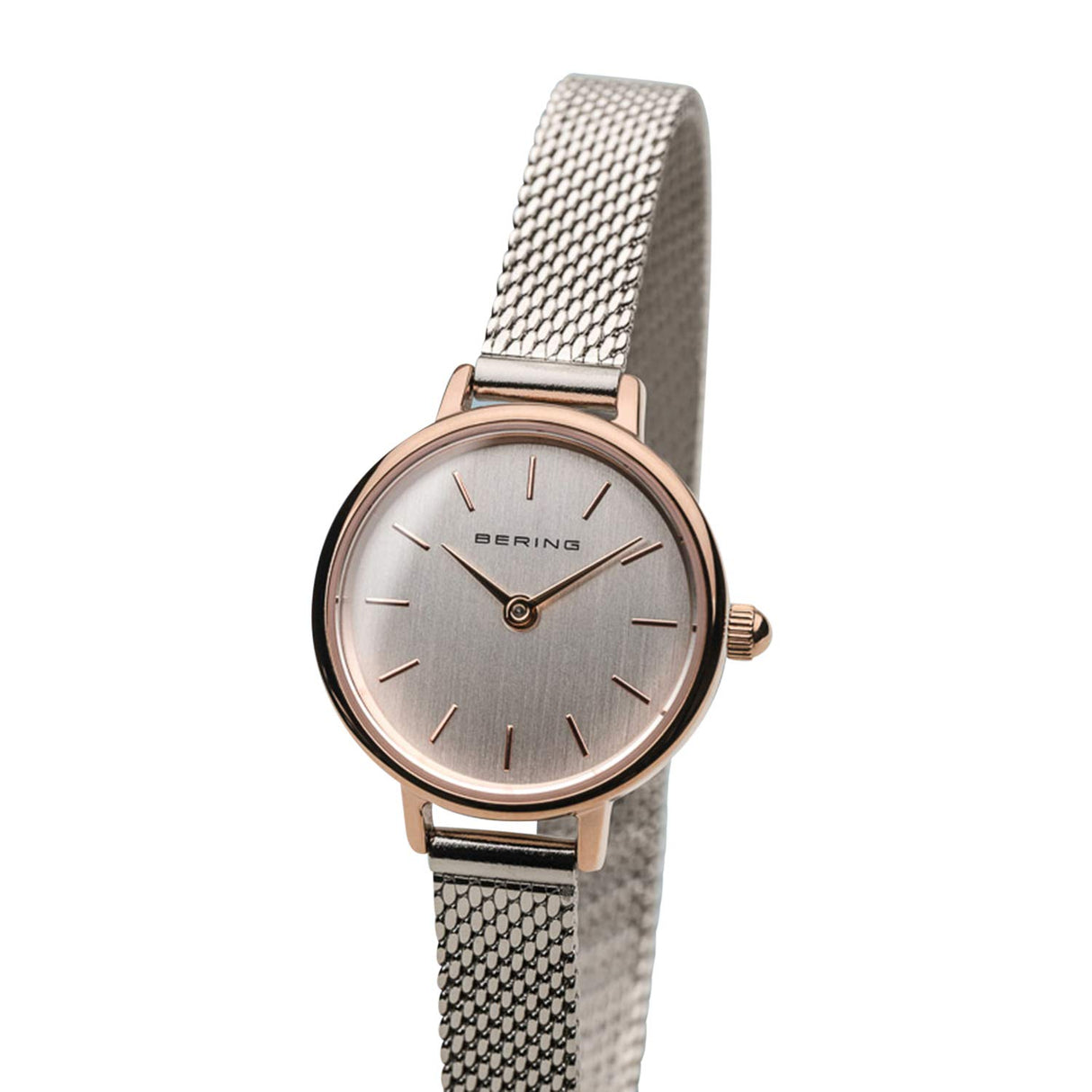 BERING 11022-064 Reloj de cuarzo para mujer con caja de acero inoxidable de 22 mm con acabado en oro rosa y esfera plateada, correa milanesa, cristal de zafiro y resistencia al agua de 3 ATM