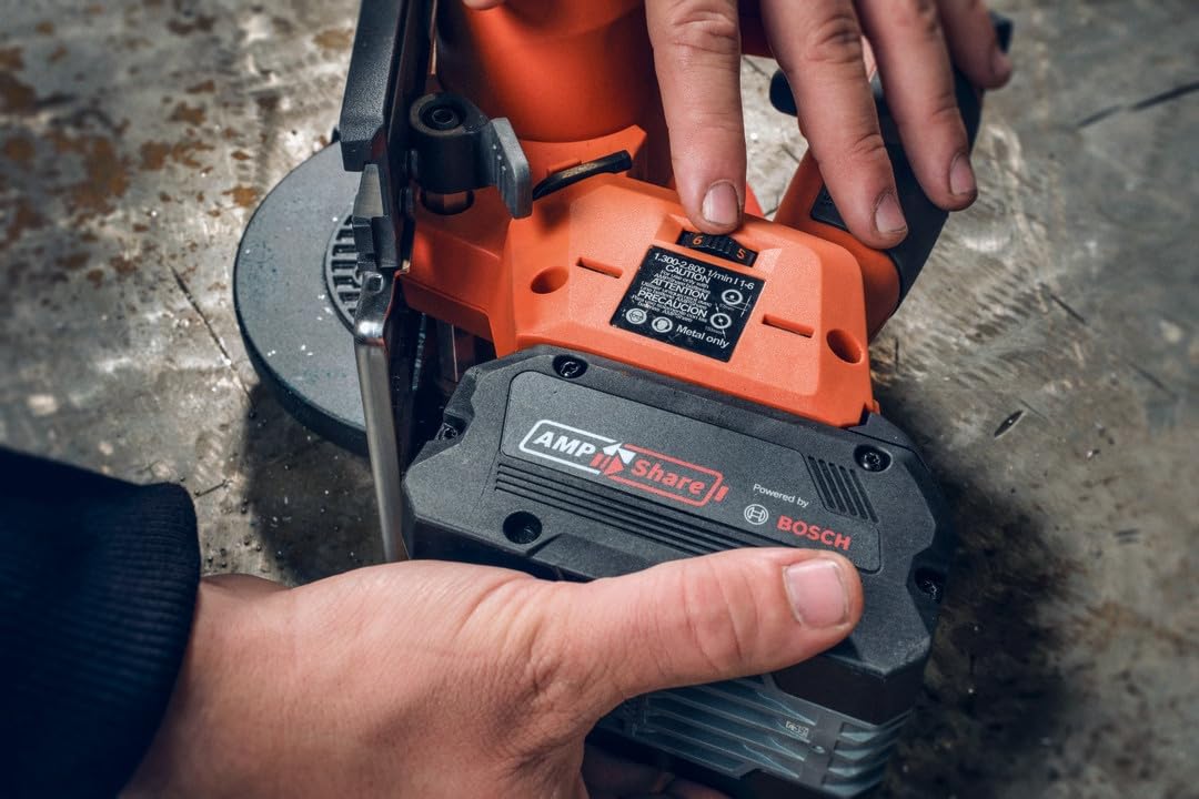 FEIN Sierra circular para metal a batería F-IRON Cut 57 AS para un corte en frío rápido y preciso de chapas, tubos y perfiles. Compatible con baterías AMPShare/Bosch18 V, sin baterías y cargador