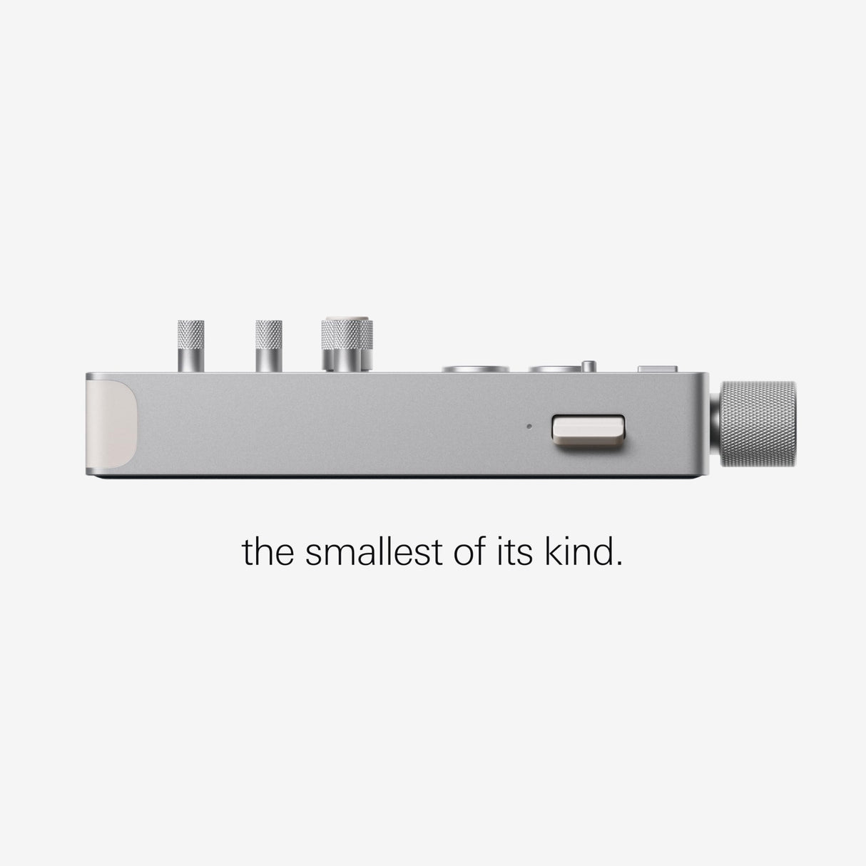 Teenage Engineering TX–6 Mezclador portátil con 6 canales estéreo e interfaz de audio USB con batería recargable de 8 horas, midi BLE y USB, compatible con iOS