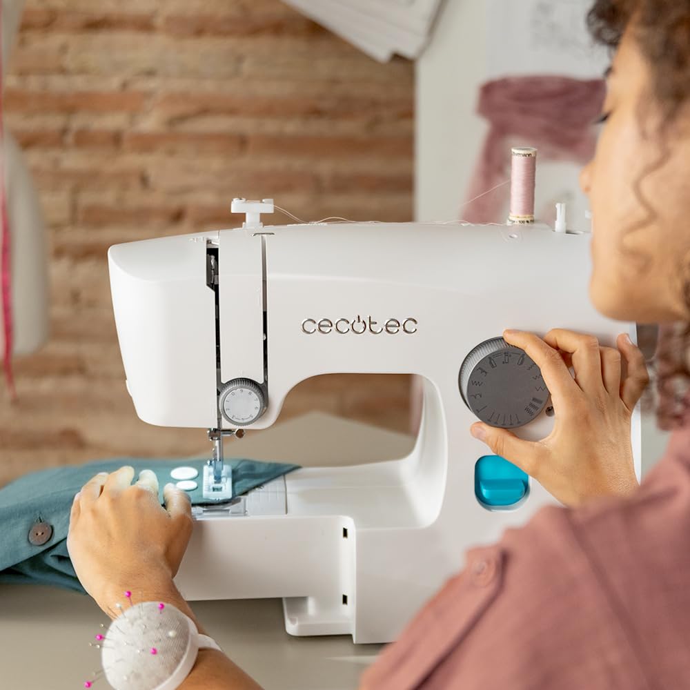 Cecotec Máquina de Coser, Compacta y Portátil, 15 Puntadas, Principiantes, BelleCouture 1500, Ojal manual en 4 tiempos, Ojalador regulable, Tensión del hilo ajustable y Kit de Accesorios