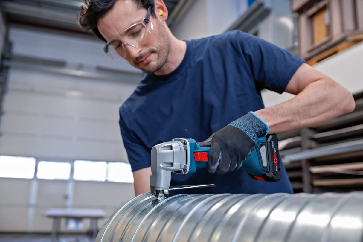 Bosch Professional 18V System GSC 18V-16 E - Cizalla de metal a batería (Brushless, 3200 cpm, corte aluminio max. 2,2 mm, motor Brushless, sin batería, en caja)