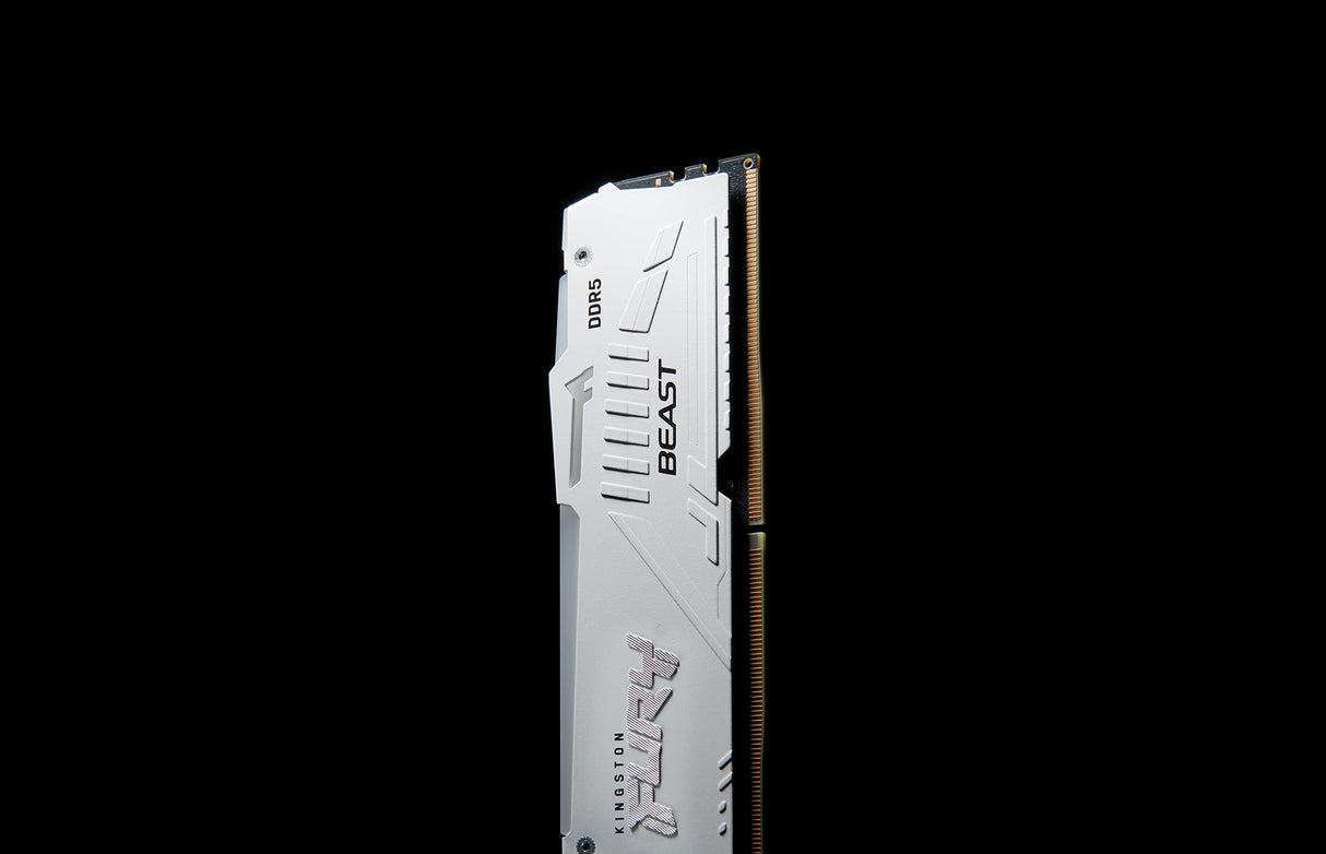 Kingston FURY Beast Blanco RGB XMP 128GB 5600MT/s DDR5 CL40 DIMM Memoria gamer para Ordenadores de sobremesa Kit de 4 - KF556C40BWAK4-128
