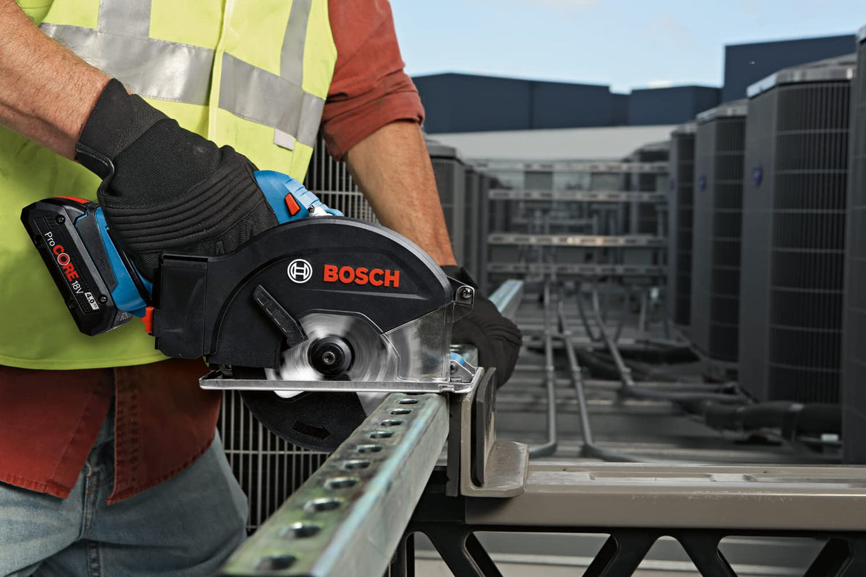Bosch Professional 18V System GKM 18V-50 - Sierra circular de metal a batería (Ø 136 mm, 4250 rpm, colector de virutas, 2 baterías 5,0 Ah, en L-BOXX)
