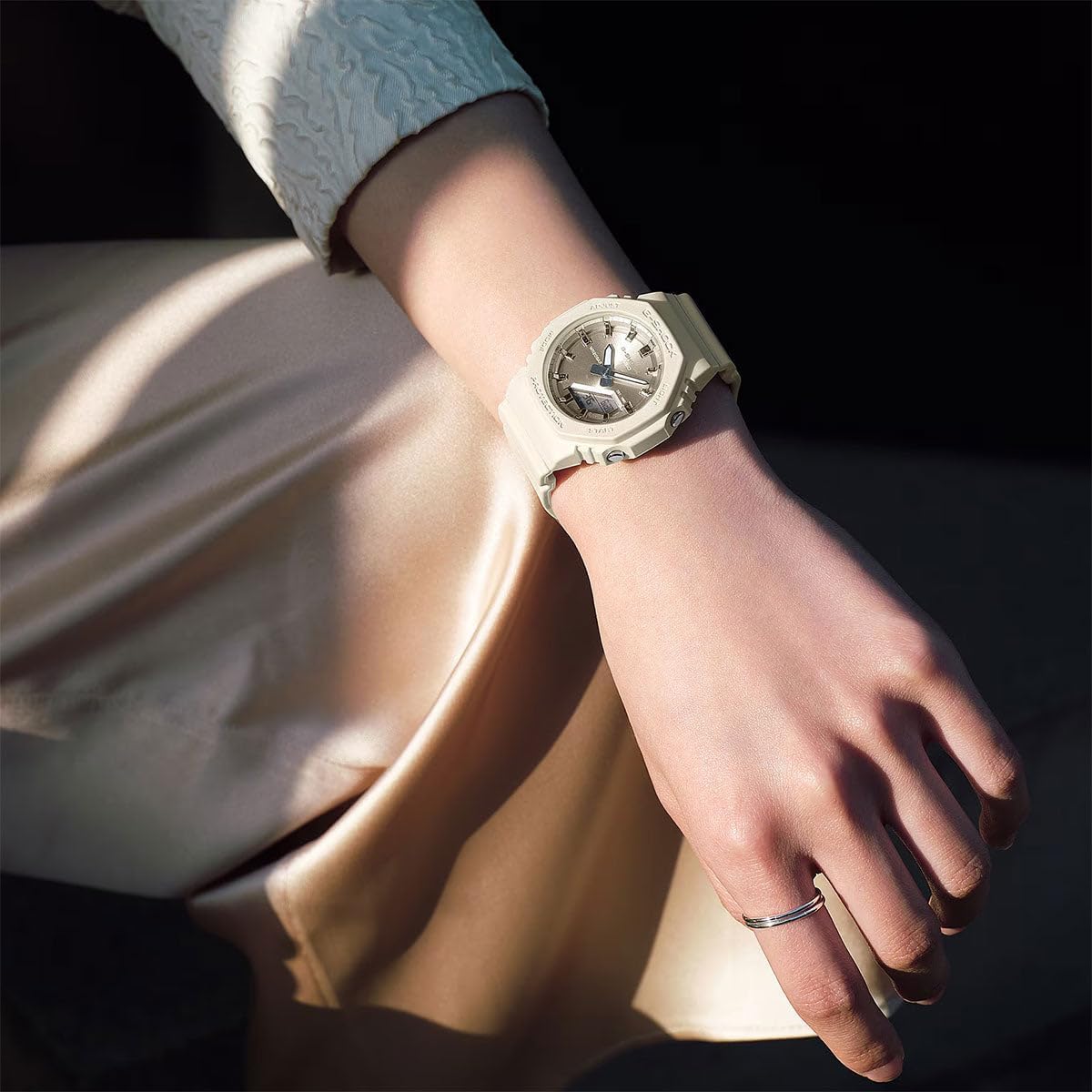 Casio Montre pour Femme GMA-P2100ST-4AER
