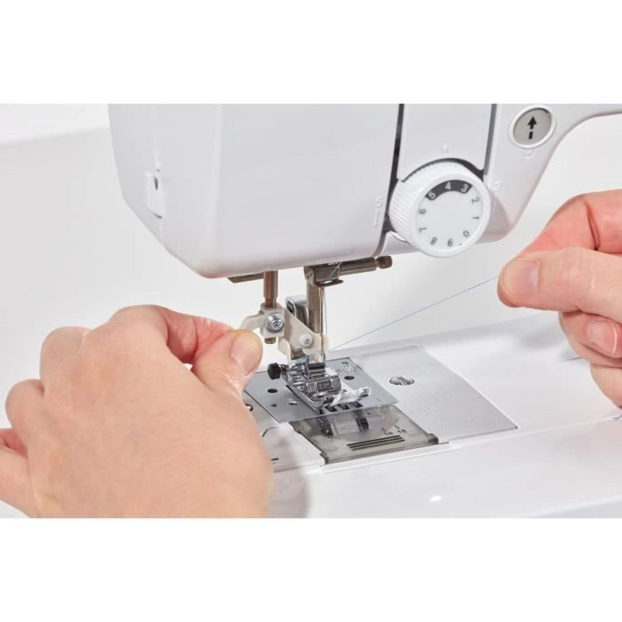 Mquina de coser electrnica BROTHER FS40s-40 puntadas-Sistema de enhebrado de agujas-Pantalla LCD-Teclas de seleccin-Brazo libre
