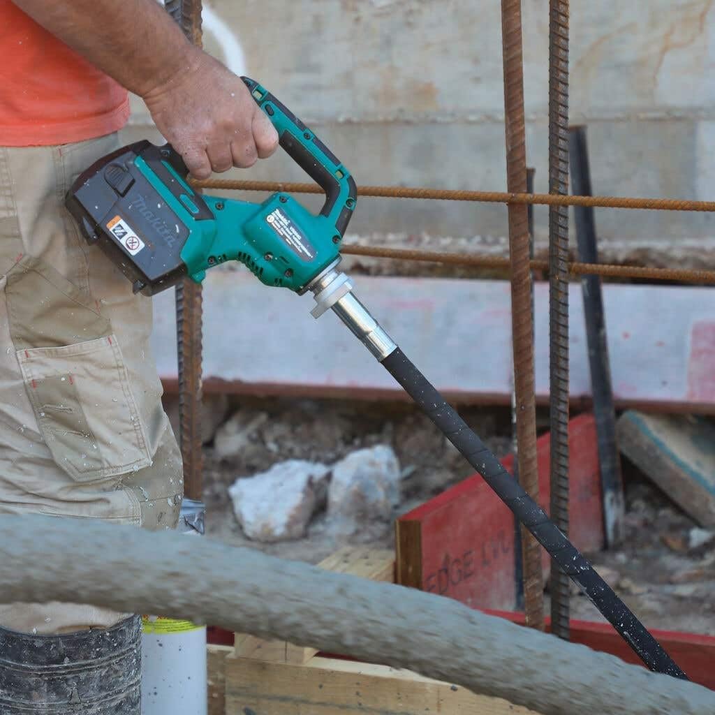 Makita VR004GZ - Compresor de batería para hormigón (40 V, máx. (sin batería, sin cargador) con compresor de 38 mm
