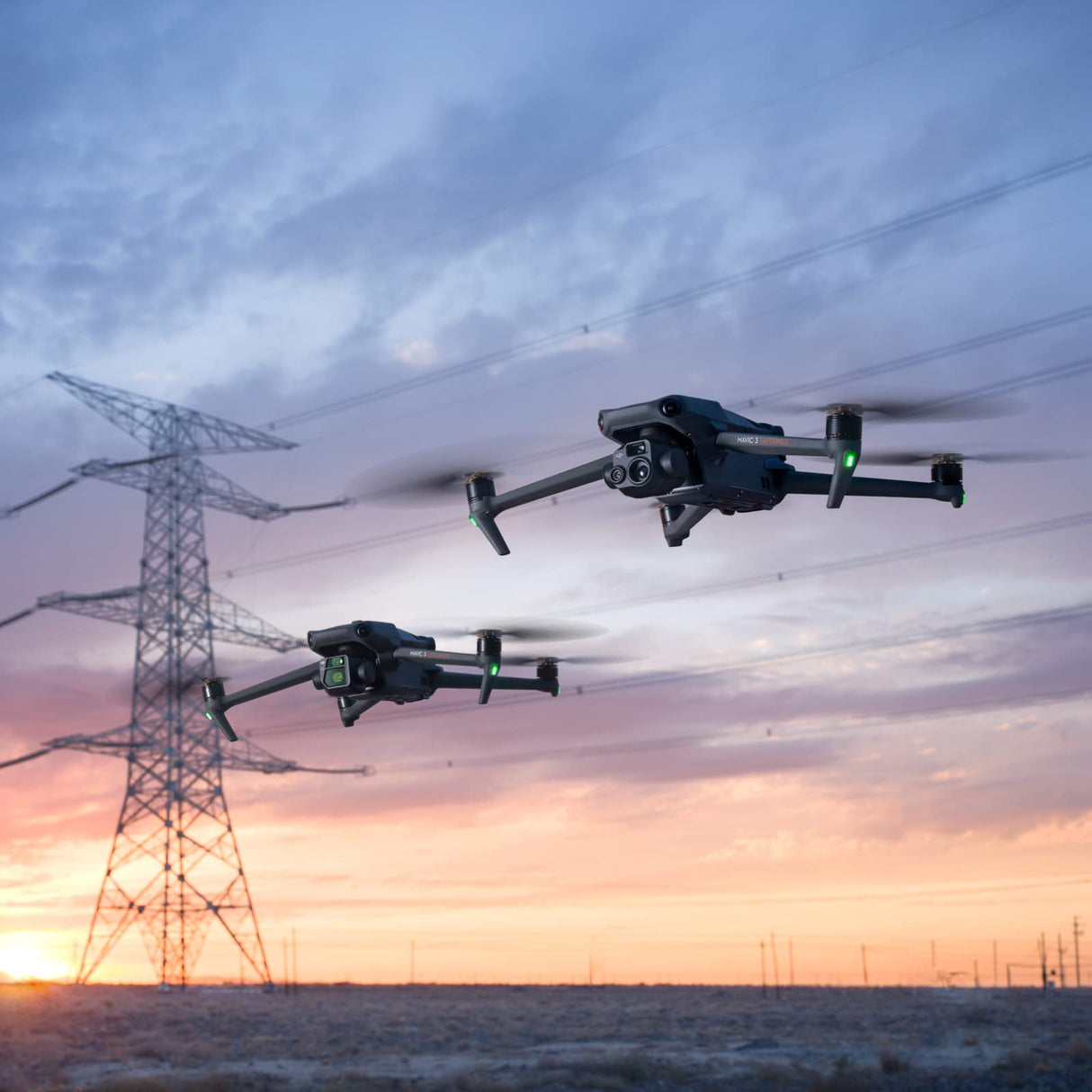 DJI - Pack básico de Tranquilidad Mavic 3E - Dron con cámara Gran Angular con CMOS 4/3, Obturador mecánico, Zoom híbrido 56×, posicionamiento centimétrico con RTK y un Altavoz de Alto Volumen