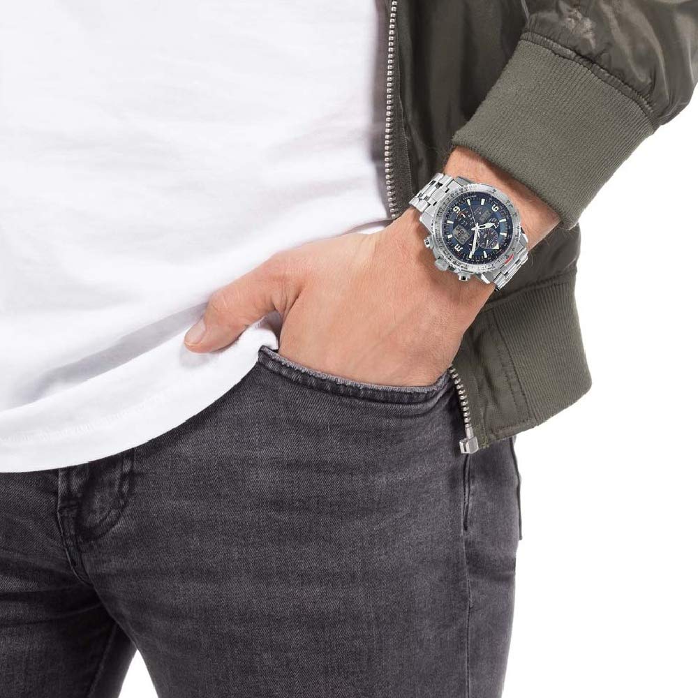Citizen Reloj Analógico-Digital para Hombres de Cuarzo con Correa en Titanio JY8100-80L