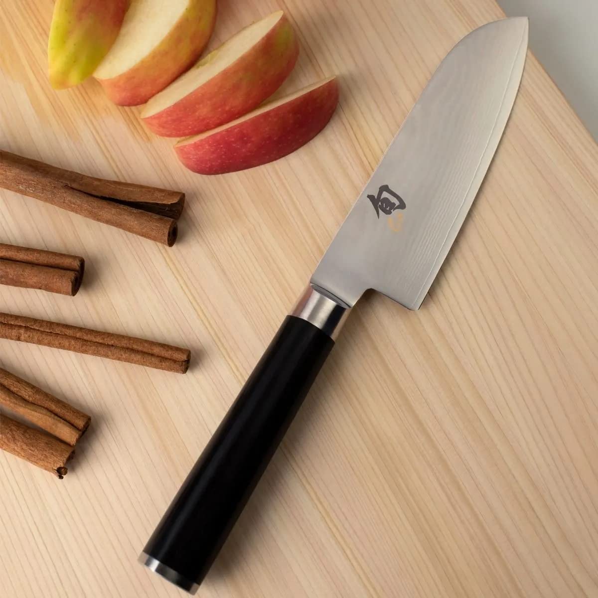 KAI Shun Classic pequeño Santoku 14 cm longitud de la hoja - First Touch - cuchillo de Damasco 32 capas núcleo VG MAX - 61 (±1) HRC - mango de madera Pakka - cuchillo de cocina japonés forjado