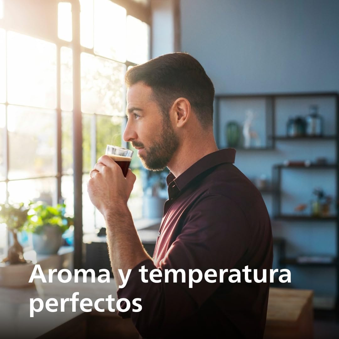 Philips Cafetera Totalmente Automática Serie 5500-20 cafés Calientes y Helados, Sistema de Leche QuickClean LatteGo, 40% más Silenciosa Gracias a SilentBrew, QuickStart, Negro y Plata (EP5546/70)