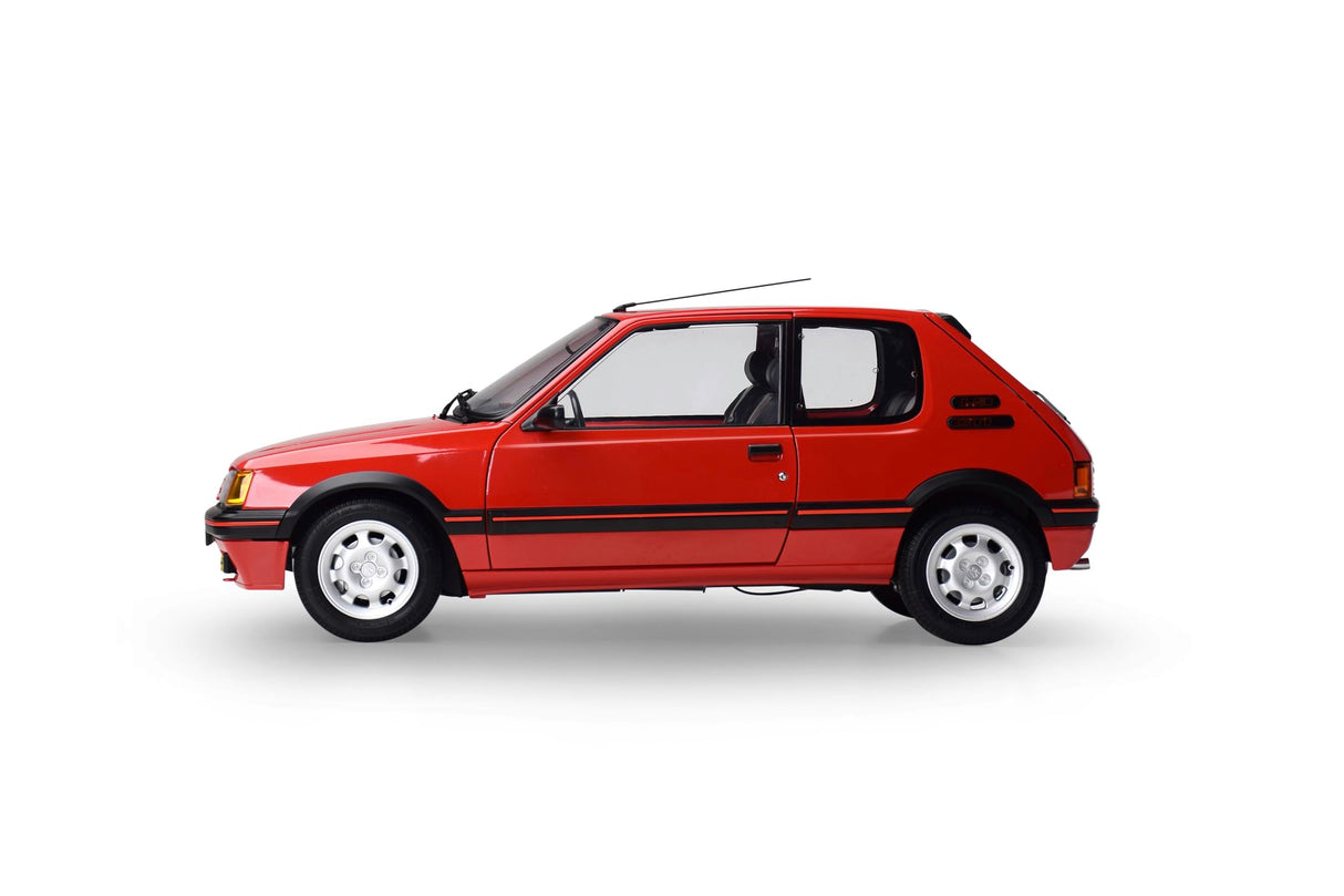 IXO Colecciones 1:8 IXO Peugeot 205 GTI Rojo - modelismo, maquetas, Kit de modelismo, Kit de modelismo, 720 Piezas, Kit de Coche