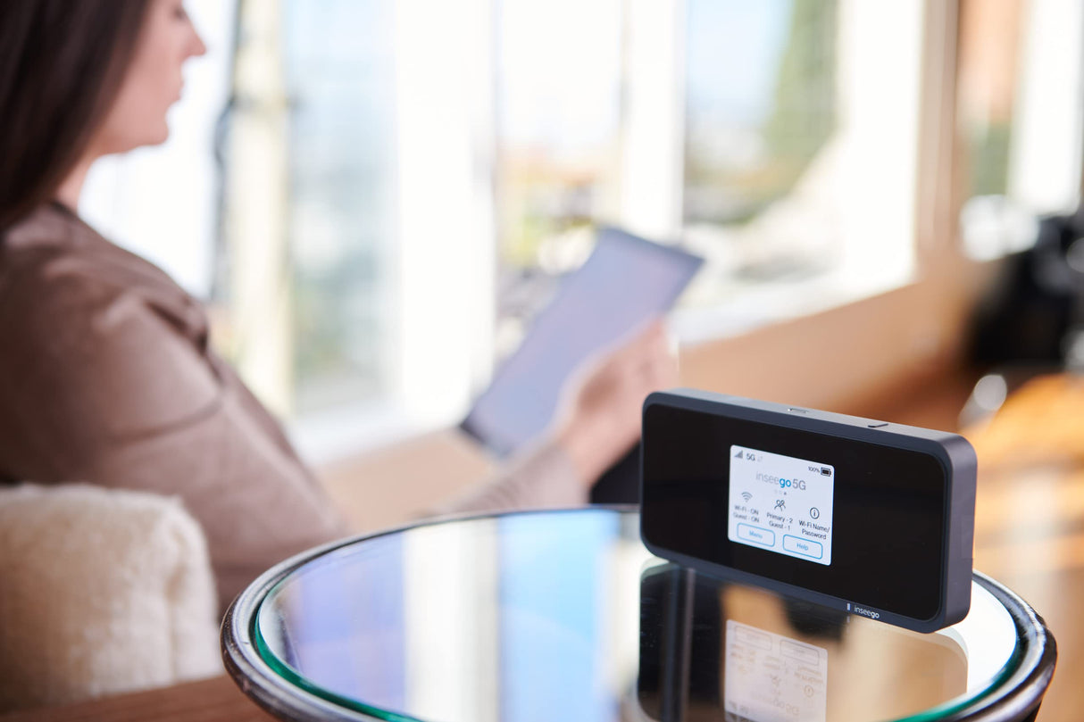 Inseego 5G MiFi M2000 - Router de Punto de Acceso móvil 5G, WiFi 6, 4G LTE-Fallback, Incluye Tarjeta SIM Vodafone Gratuita y cupón de 100 € (después del Registro SIM) Negro, 150 mm x 70 mm x 17,9 mm