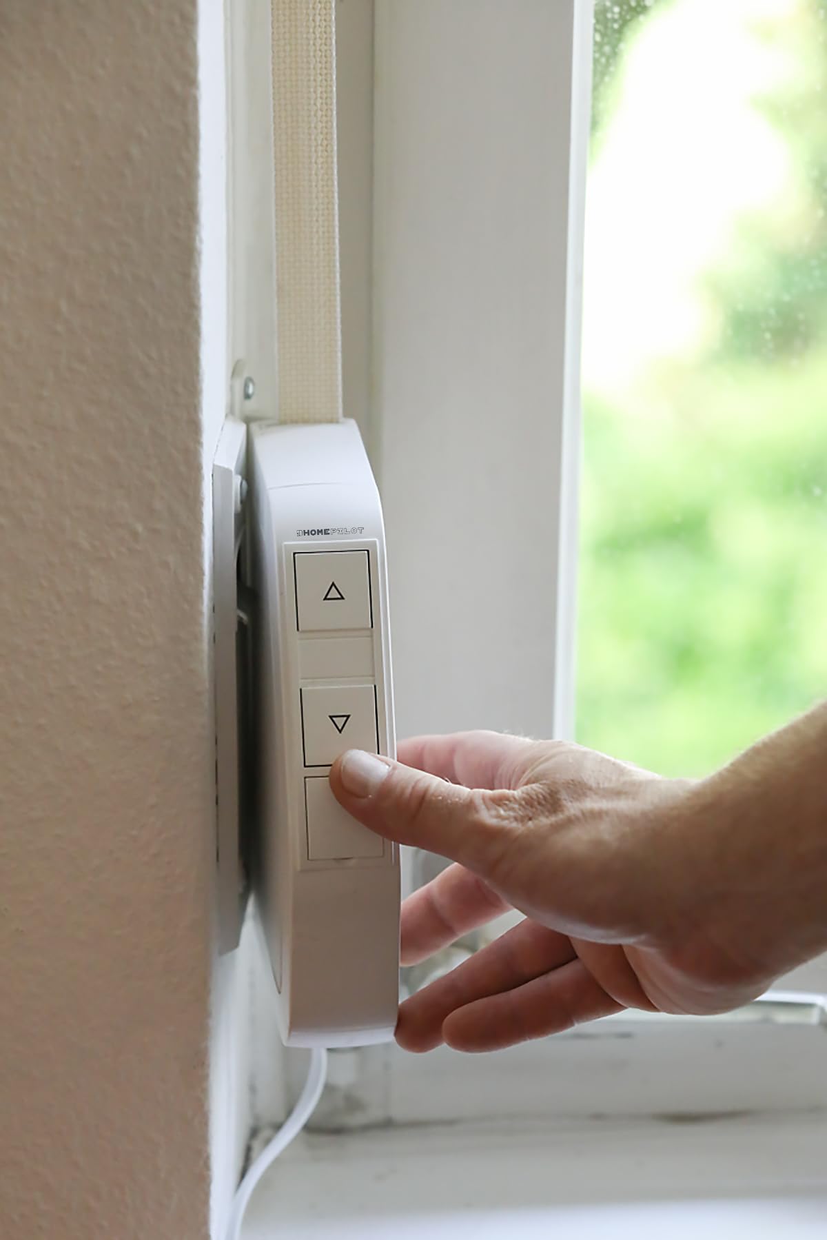 HOMEPILOT - RolloTron Pure Montaje superficial mini | Motor eléctrico para persianas enrollables. Accesorio Smart Home - ¡adecuado para instalaciones posteriores! Capacidad de carga: 30 kg