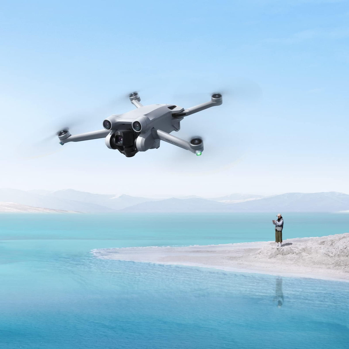 DJI Mini 3 Pro con DJI Smart Control – Dron ligero y plegable con Mando a distancia, vídeo 4K/60 fps, fotos de 48 MP, 34 minutos de tiempo de vuelo, detección de obstáculos tridireccional