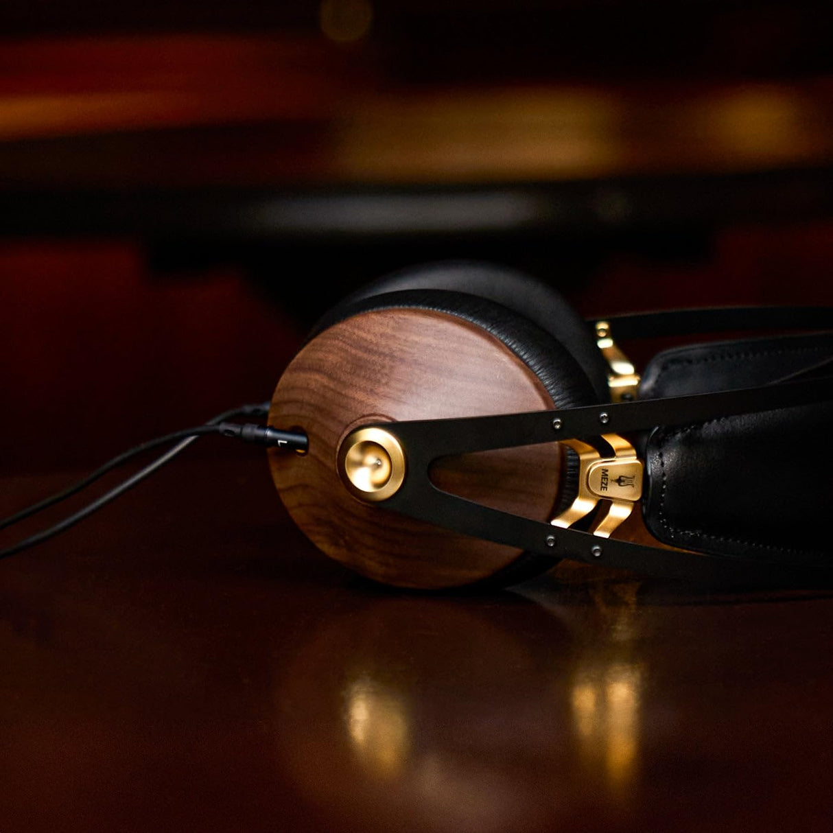 Meze 99 Classics Series (Walnut Gold)