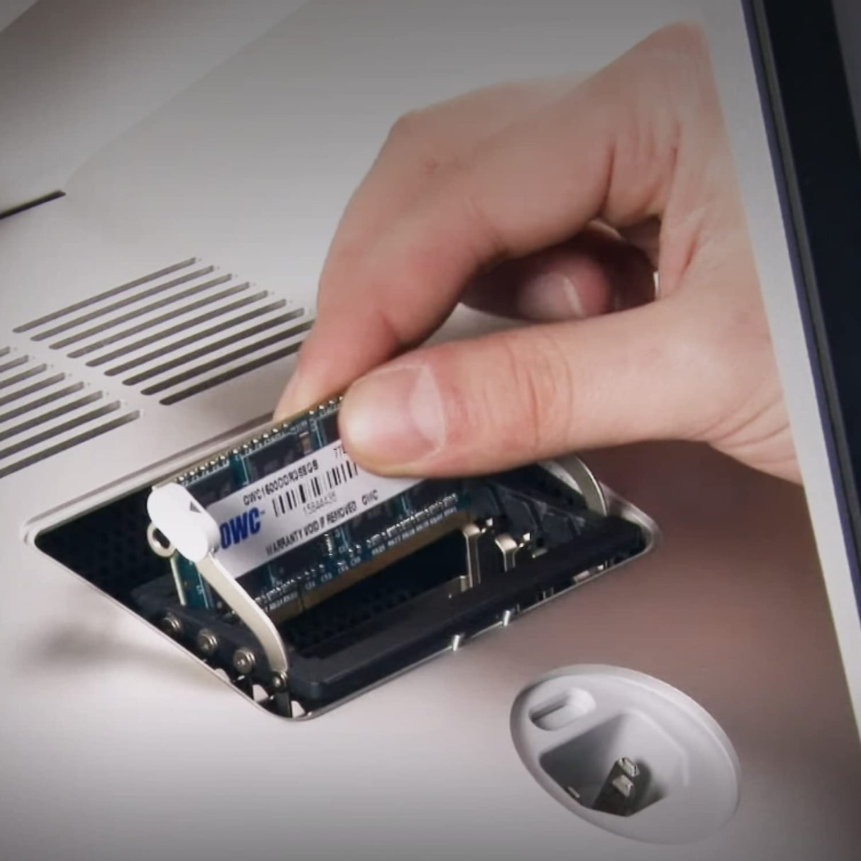 OWC 32.0GB 2666MHz DDR4 PC4-21300 SO-DIMM Actualización de Memoria de 260 Pines, (OWC2666DDR4S32G), para 2018 Mac Mini (macmini18,1), 2019 27 Pulgadas iMac (iMac19,1) y computadoras portátiles