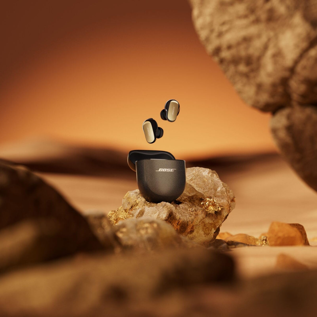 Bose Novedad Auriculares de botón QC Ultra Bluetooth 2.ª Gen, Auriculares de botón inalámbricos con cancelación de Ruido, hasta 6h de batería, IPX4, Audio inmersivo, Graves Profundos, Dorado Desierto