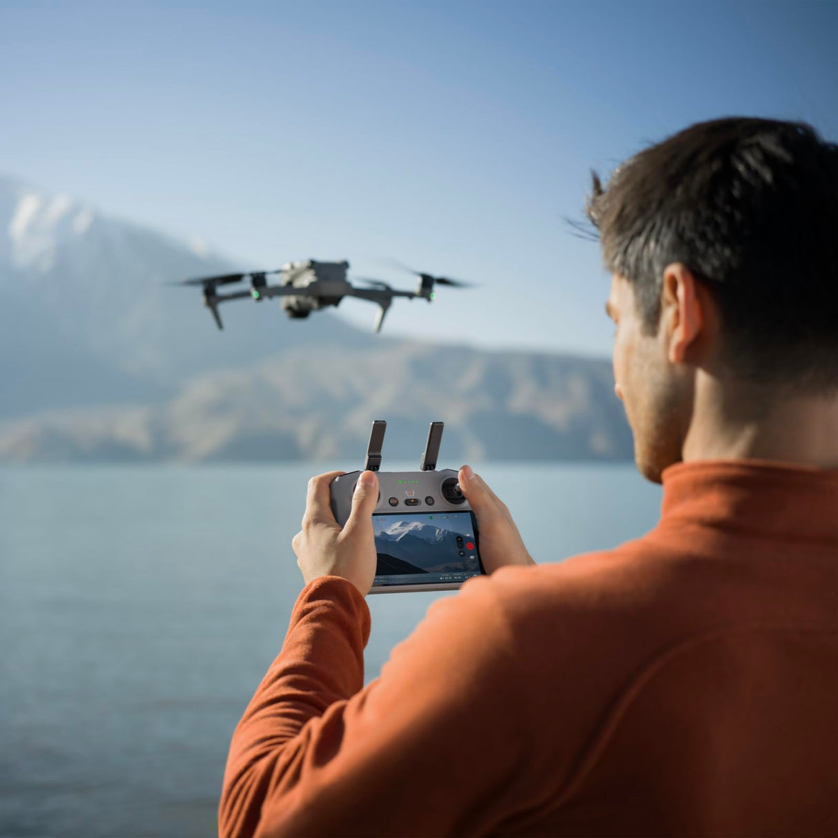 Pack DJI Air 3S Vuela Más (control remoto con pantalla RC 2), dron con gran angular con CMOS 1" y telecámara media, 4K/60 fps, detección de obstáculos omnidireccional y 3 baterías para volar más