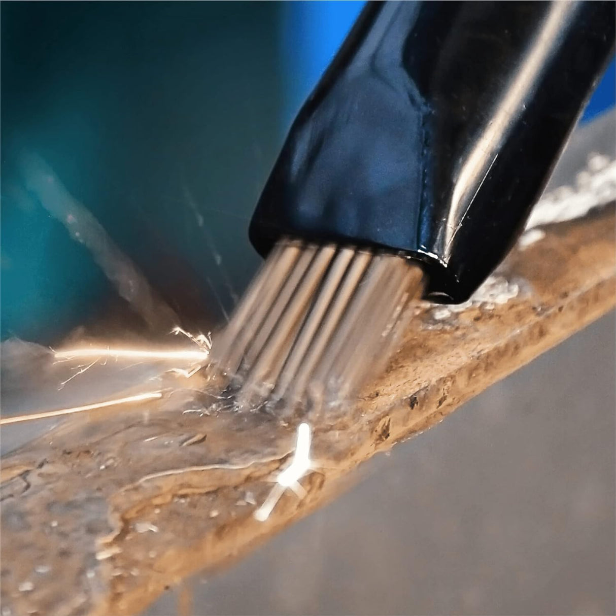 Hazet escarificador de aguja 9035-5, en forma de pistola, 19 agujas con 3 mm de diámetro, 3200 golpes por min con cubierta de aguja ajustable, eliminación precisa de óxido