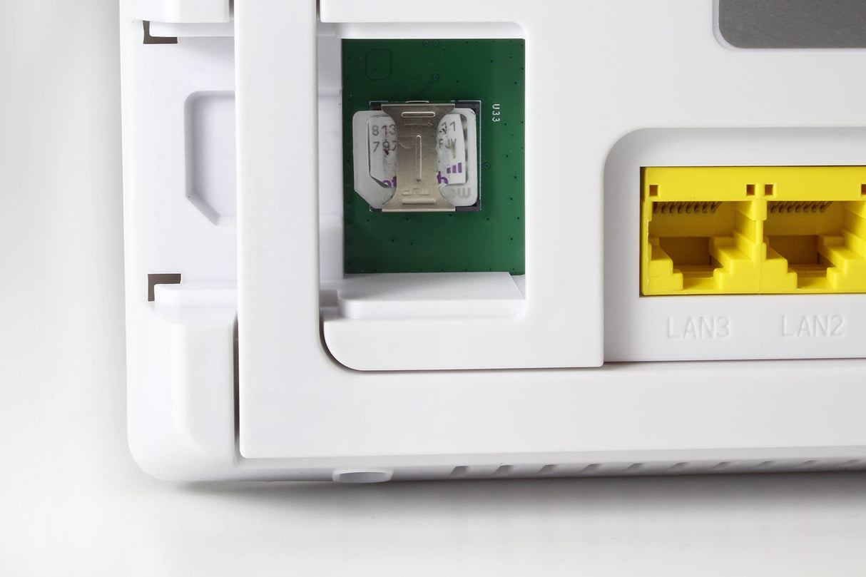 XORO MLT 400 - Sistema de Antena WiFi 4G LTE para caravanas y autocaravanas, función de Punto de Acceso WiFi, Tarjeta SIM en el Router, Interfaz Web, Incluye Cable