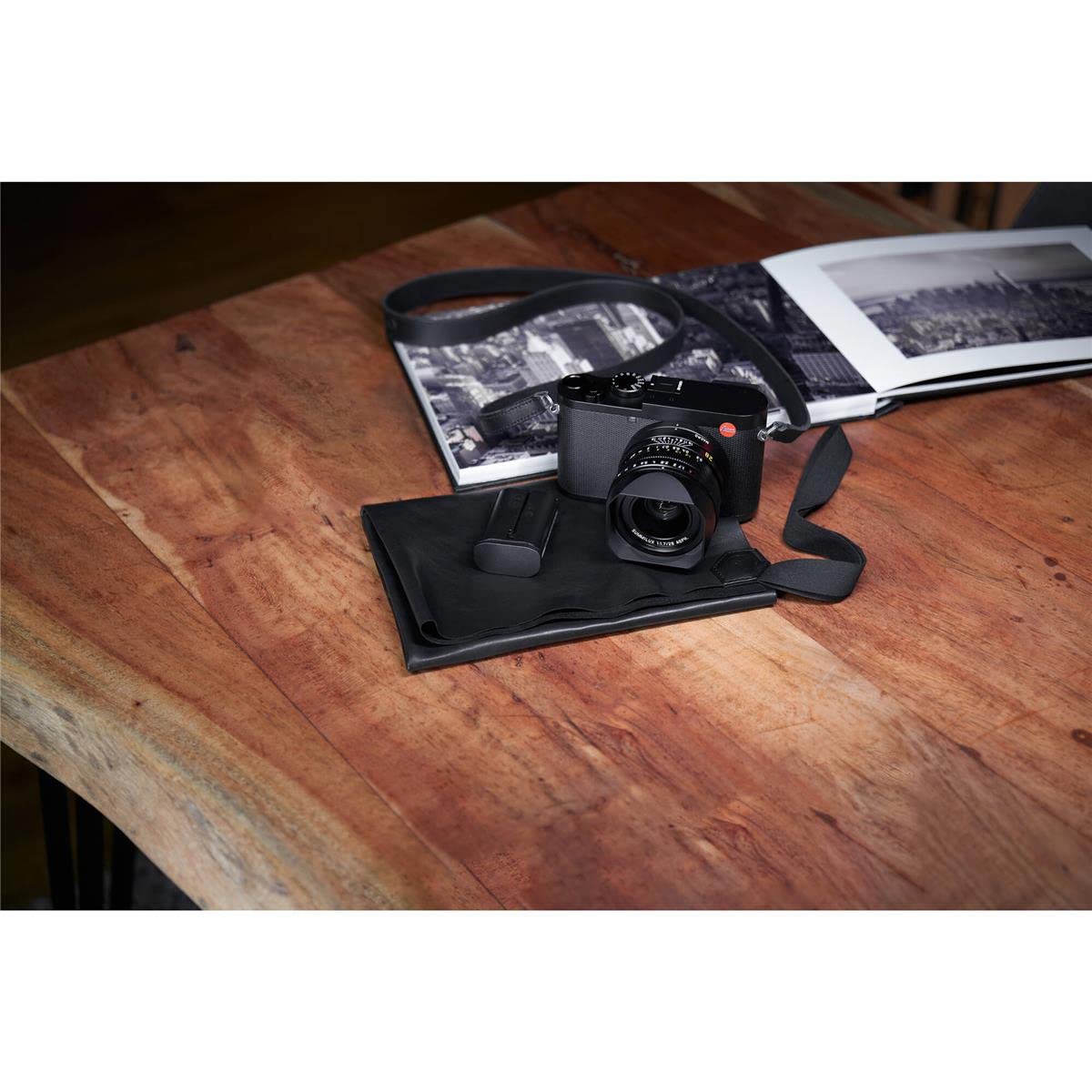 Leica - Cámara Digital Q2 de 50,4 megapíxeles.