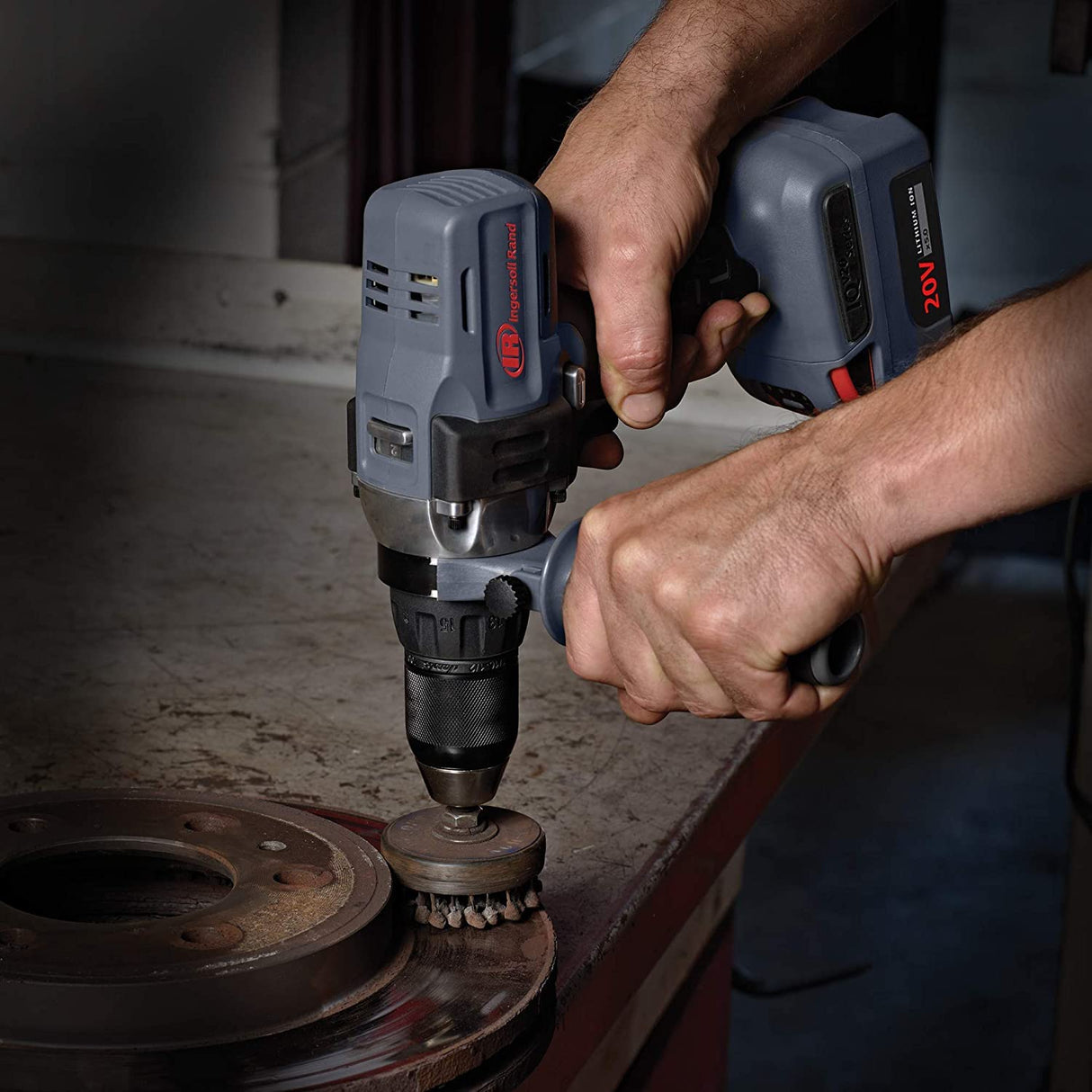 Ingersoll Rand D5140-K22-EU Kit de taladro/atornillador inalámbrico de 1/2 pulg. y 20 V, con 2 de baterías de ion-litio BL2022 de 5,0 Ah y cargador en 1 maletín