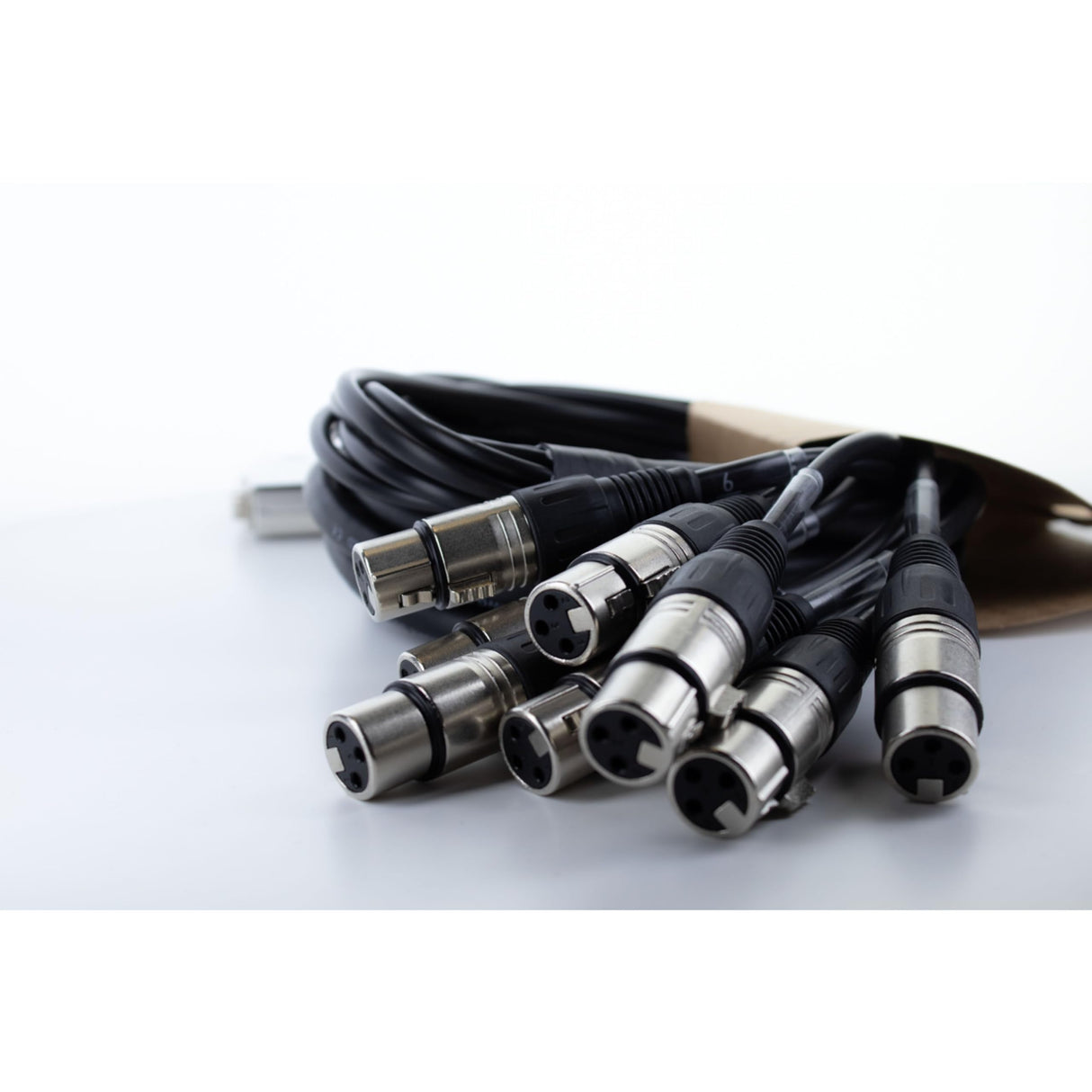 Cordial Cable de interfaz D-sub / 8 XLR hembra de 3 m