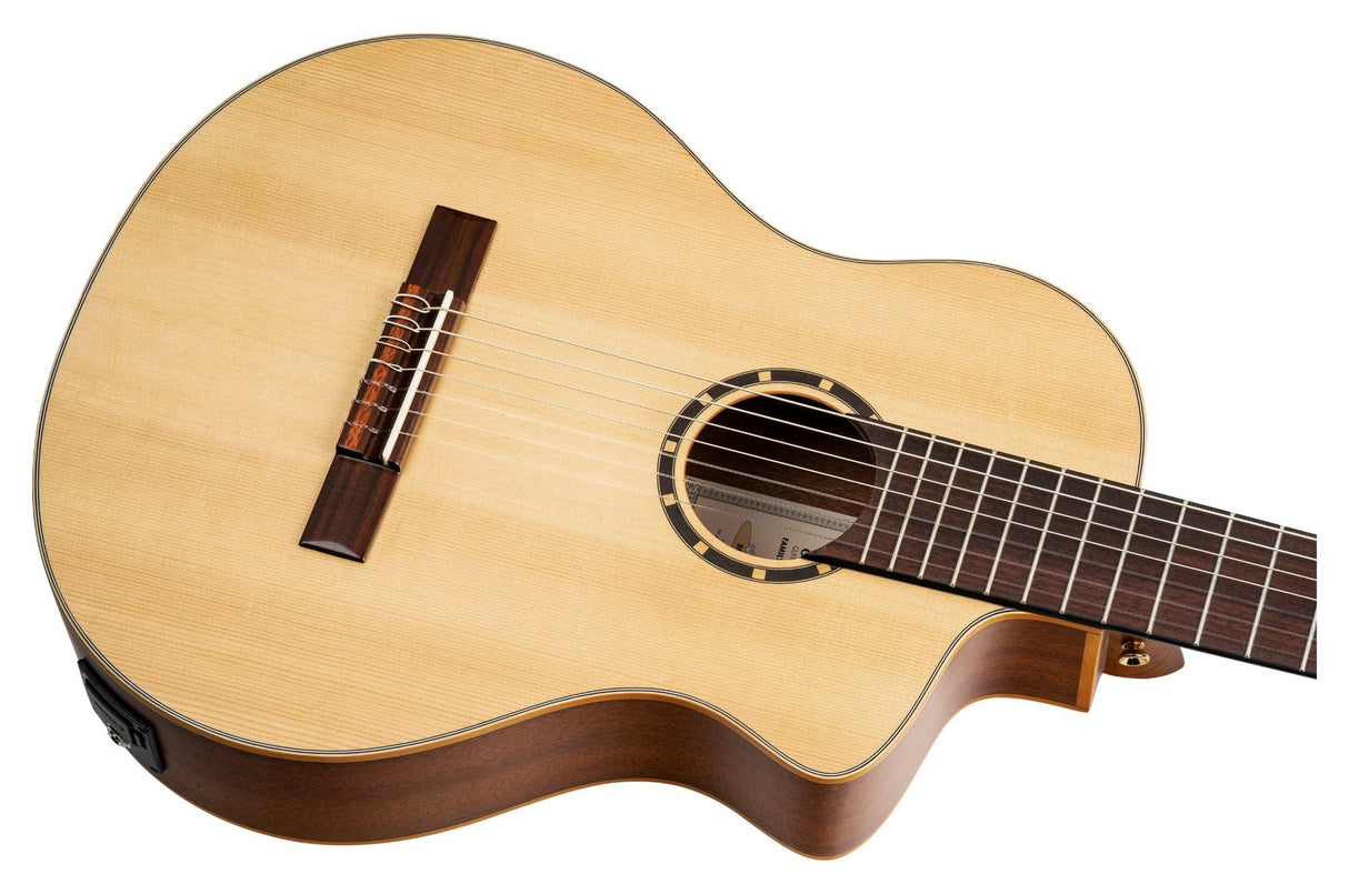 Ortega Guitars Family Series Pro - Guitarra de concierto de 7 cuerdas, electroacústica, abeto y sapele con acabado satinado, color natural, incluye funda (RCE133-7)
