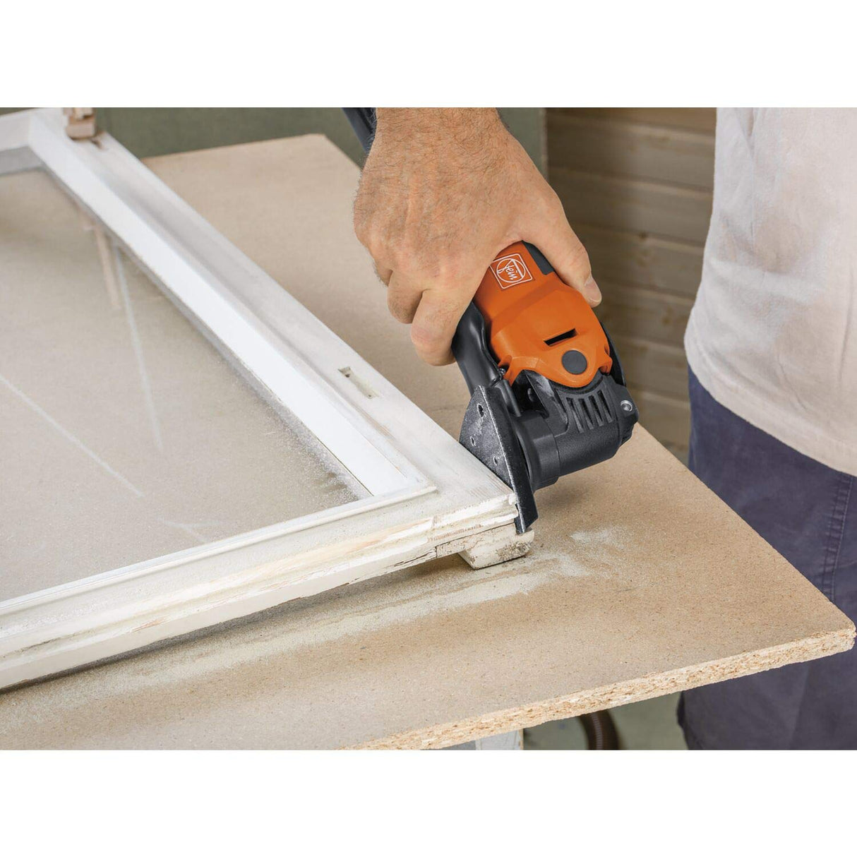 FEIN Multimaster MM 500 Plus Top EDITION,La MultiTool para obras en interiores y reformas con 62 accesorios, para serrar en madera y metal, lijar, separar azulejos y mucho más.