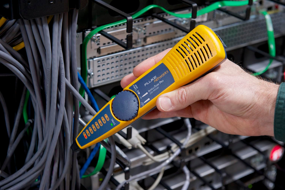 Fluke MT-8200-60A - Analizador de cable de red (2 x RJ11/RJ45, adaptador para cable coaxial)
