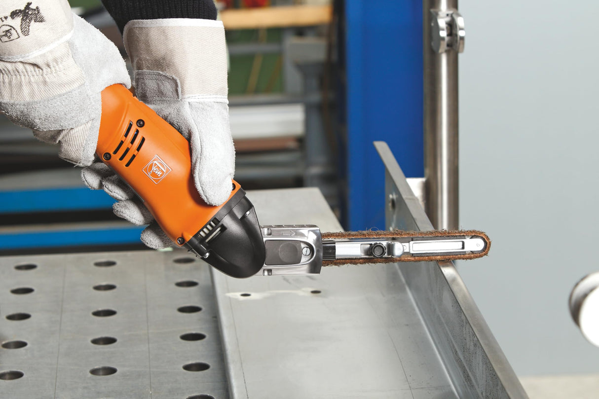 FEIN Lijadora de cinta BF 10-280E para esquinas y cantos en el tratamiento de acero inoxidable, Velocidad en vacío 10 000-28 000 1/min., Cinta 520 x 3/6/20 mm. Velocidad de cinta 12-32 mt/sec