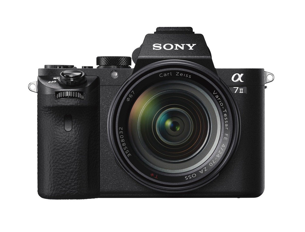 Sony Alpha 7 II - Cámara evil de fotograma completo con objetivo Zoom Zeiss 24-70mm f/4.0, 24.3 Megapíxeles, enfoque automático híbrido rápido, estabilización de imagen óptica de 5 ejes