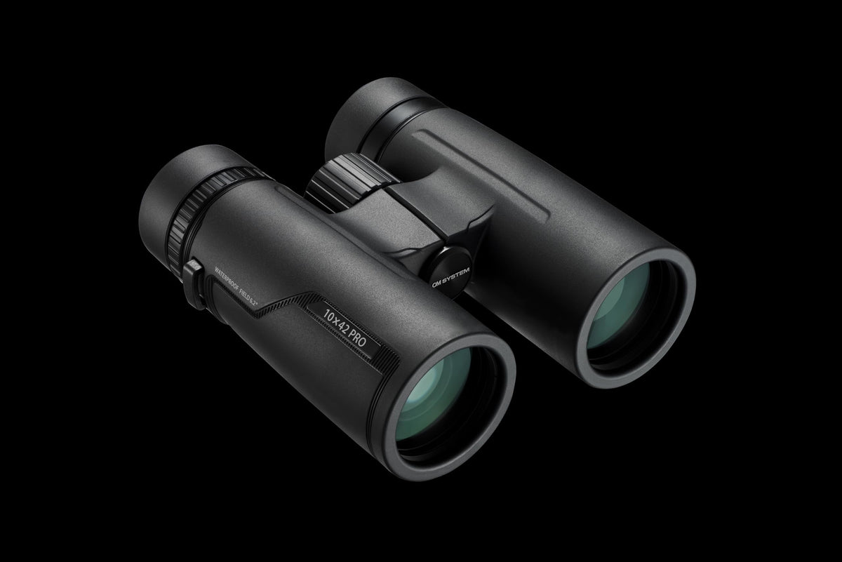OM SYSTEM Prismáticos 10x42 Pro, Visión Natural, Clara y Luminosa, robustos, Impermeables, Delgados, diseño Sencillo - para Viajar, Hacer Senderismo, Deportes y observación a Corta Distancia