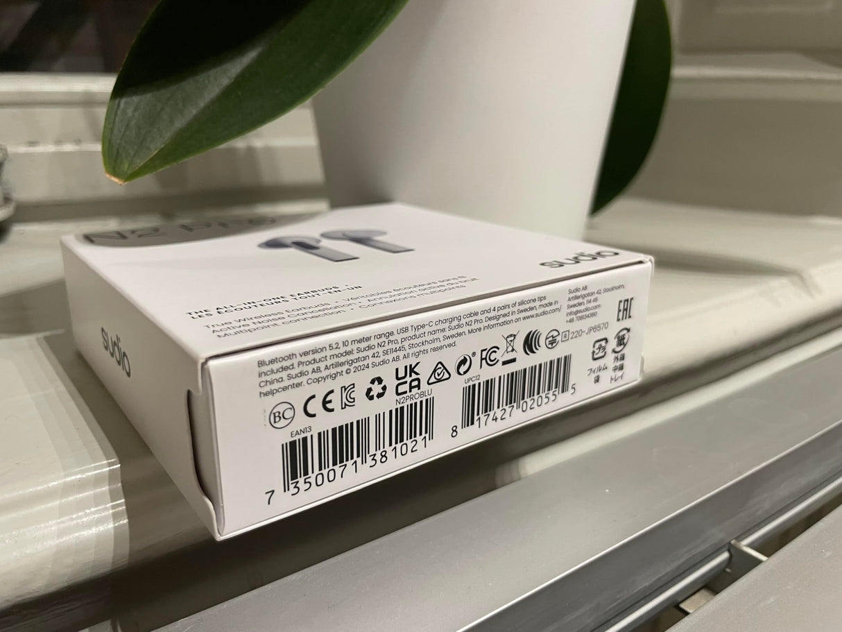 Sudio N2 Pro - Auriculares intraurales Bluetooth con ANC, conexión multipunto, IPX4 Resistente, Carga USB-C e inalámbrica, micrófono, Tiempo de reproducción de 30 Horas con Funda de Carga (Blanco)