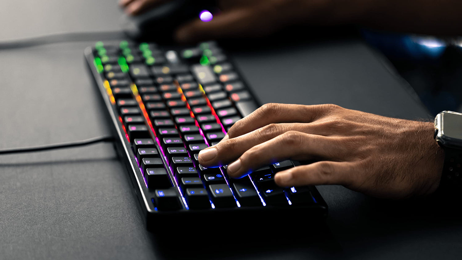 CHERRY G80-3000N RGB TKL, teclado Gaming con cable y sin teclado numérico, distribución de teclado UE (QWERTY), iluminación RGB, switches MX SILENT RED originales, negro
