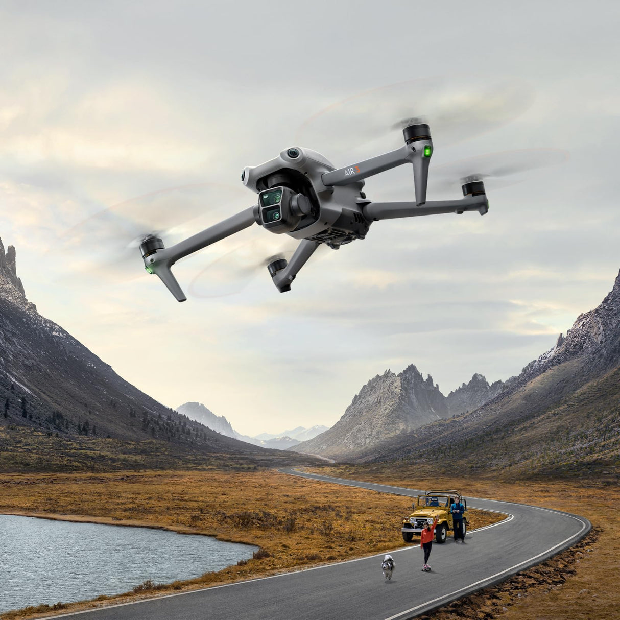 DJI Pack Air 3 Vuela Más con DJI RC 2 (control remoto con pantalla), dron con doble cámara 4K HDR con gran angular y teleobjetivo medio, 46 min de tiempo máx. de vuelo, O4, dos baterías adicionales