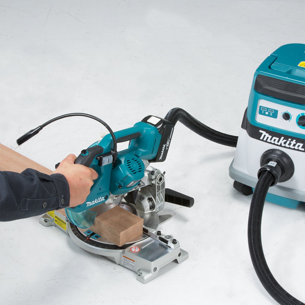 MAKITA DLS600Z Ingletadora a batería 18V Litio-ion 680 W, /sin baterías, sin cargador