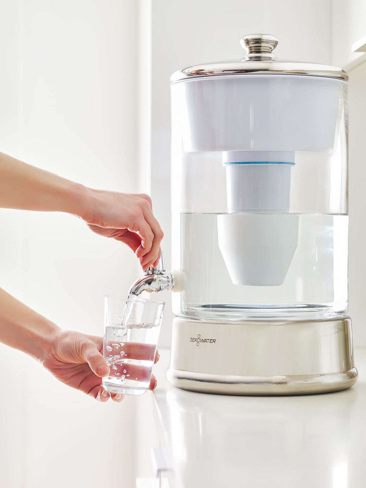ZeroWater Filtro Dispensador de Cristal de agua de 9 L, Libre de BPA y NSF certificada para Reducir la Cal el Plomo y Otros Metales Pesados, Medidor TDS y Cartucho Incluido