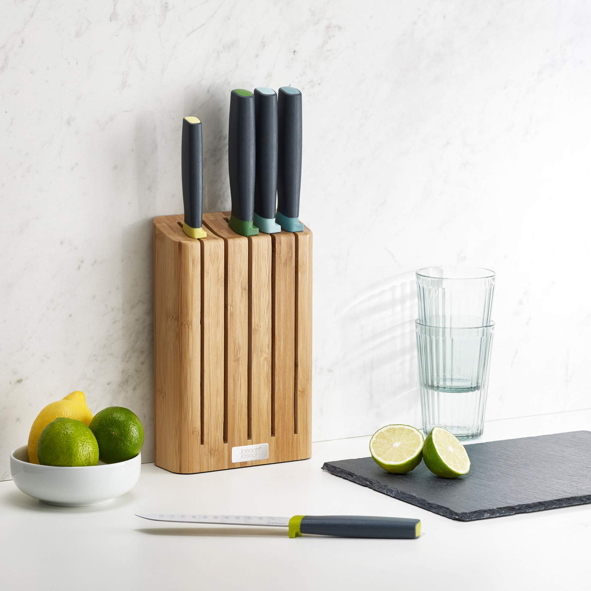 Joseph Joseph Elevate Knives - Set de 5 Cuchillos con Portacuchillos de Bambú - Multicolor