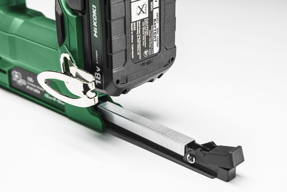 HiKOKI Grapadora inalámbrica - 18 V, 6-13 mm, cargador de 150 grapas - Li-Ion - Luz LED, disparo rápido, bloqueo de disparo en seco, resistente al polvo, mango ergonómico - Ligero y compacto